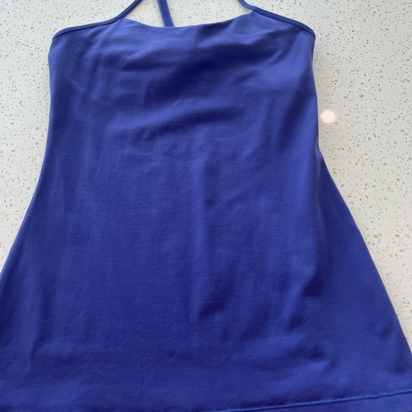 Lululemon tank top Brad built in size 6. - Picture 5 of 10